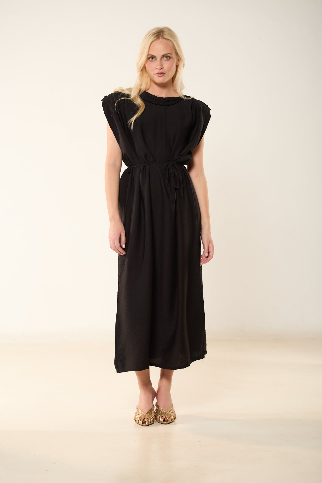 ΦΟΡΕΜΑ ΜΕ ΒΑΤΕΣ ΚΑΙ ΖΩΝΗ ΜΑΥΡΟ