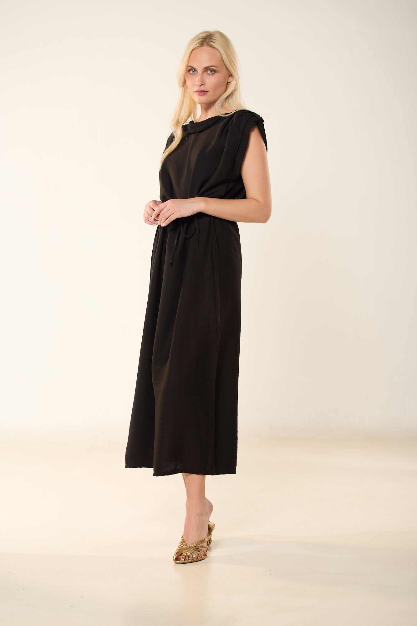 ΦΟΡΕΜΑ ΜΕ ΒΑΤΕΣ ΚΑΙ ΖΩΝΗ ΜΑΥΡΟ